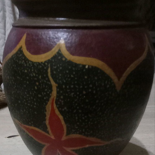 Clay vase like new, height 18 cm, width 12 cm