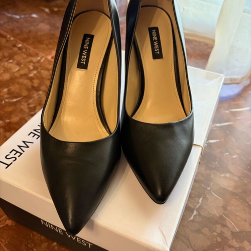 Nine West black leather heels used, size 37