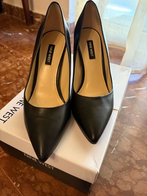 Nine West black leather heels used, size 37