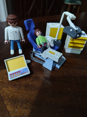 Vintage Playmobil 3927 dental clinic set