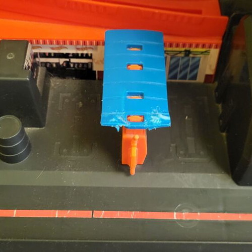 Hot Wheels Ultimate Garage with Shark, like new