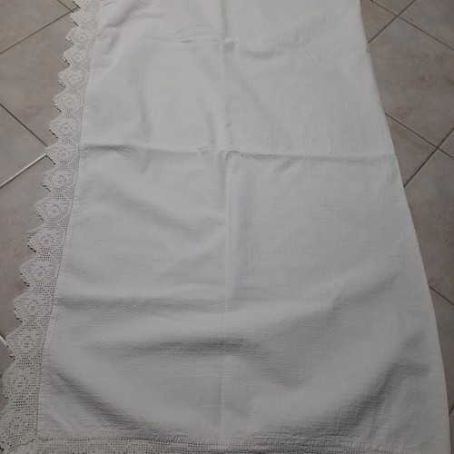 Handmade woven tablecloth with lace, like new, white 133x160 cm