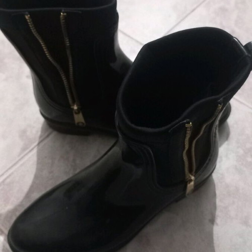 Tommy Hilfiger patent leather galoshes like new, black