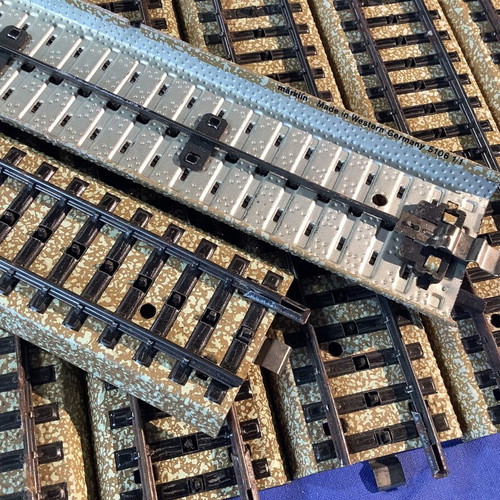 Marklin 5106 rails used, set of 10 straight with cross ties