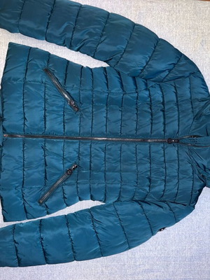 Women's jacket with hood like new, very warm, size S