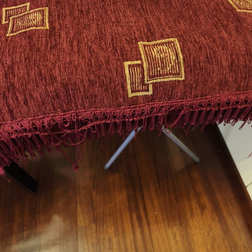 Throw blanket used, 1.50 x 1.40 m, burgundy with beige design