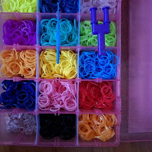Plexi flexi rubber bands used with clasps and tools