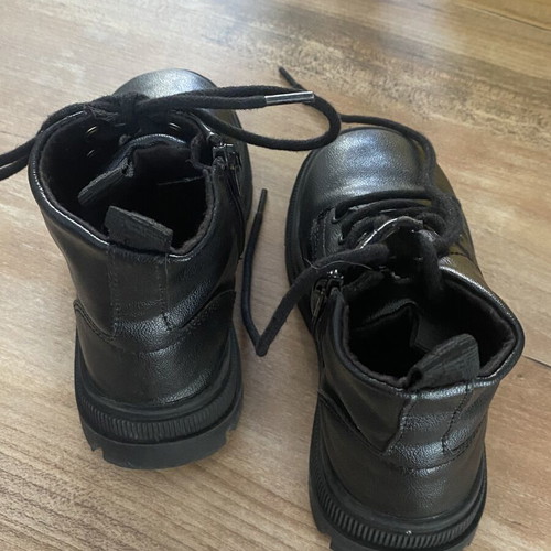 Zara children's boots size 25 used, black