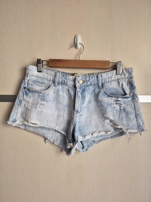 Denim shorts Stradivarius used, light washed blue, size 38