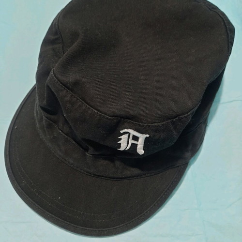 S.Oliver women's hat like new, black military style