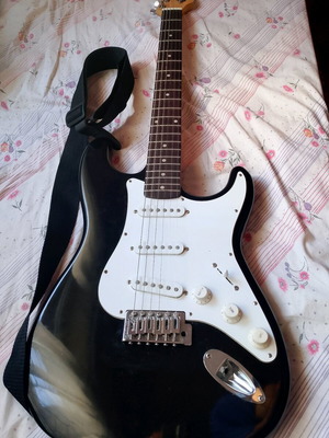 Washburn Pro handmade guitar like new