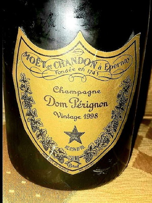 - ΜΟΝΑΔΙΚΗ - Moët & Chandon Dom Perignion Vintage 1998, από το TRUMP PLAZA HOTEL & CASINO, New Υork.