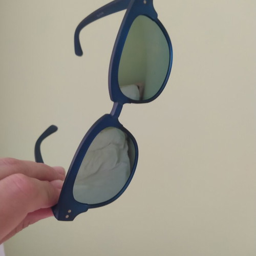 Sunglasses with mirror lenses and blue plastic frame like new