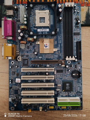 Gigabyte GA-8ST667 Socket 478 motherboard, non-functional