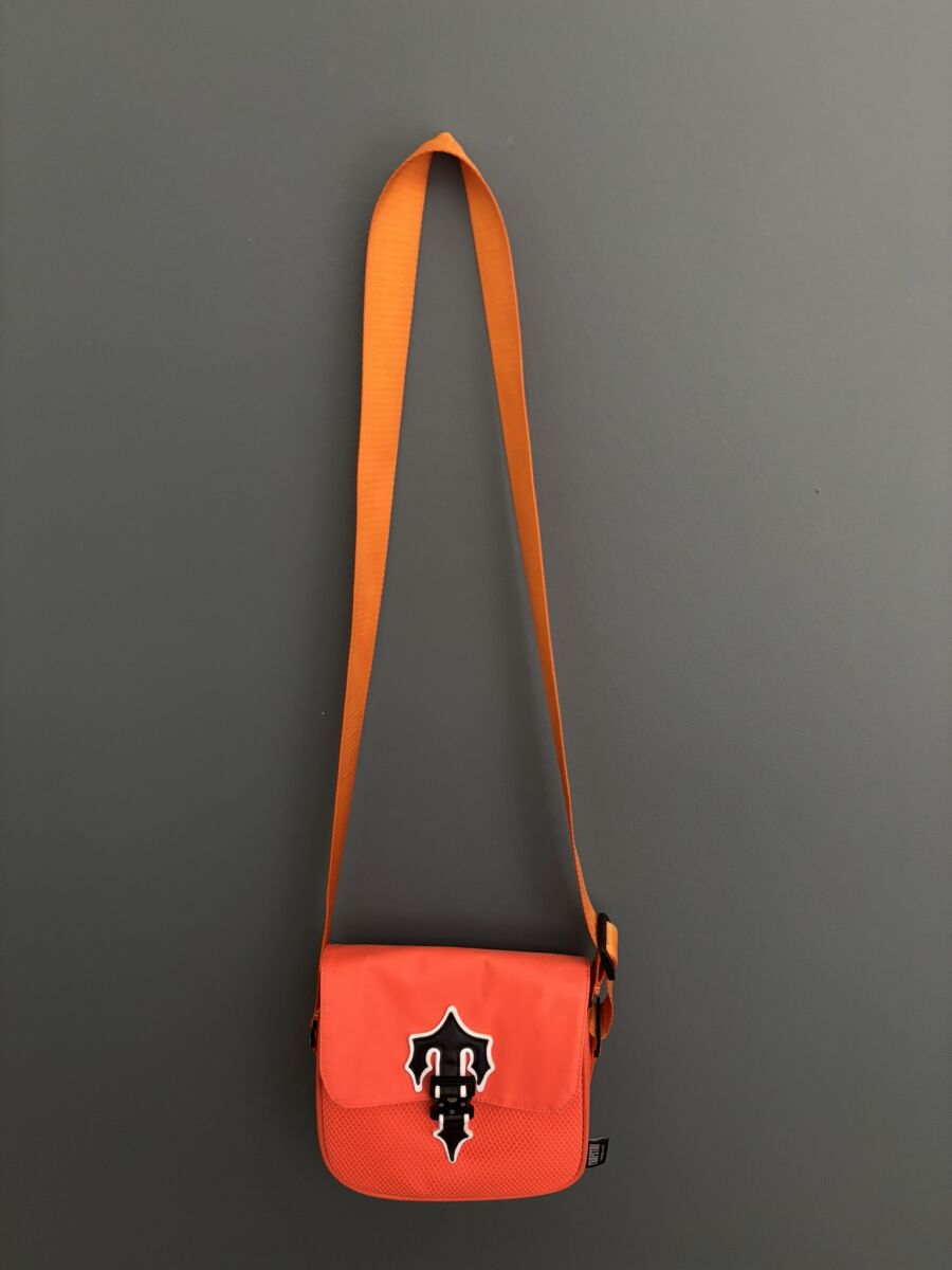 Trapstar Irongate T Cross-Body Bag like… - € 46,50 - Vendora.cy