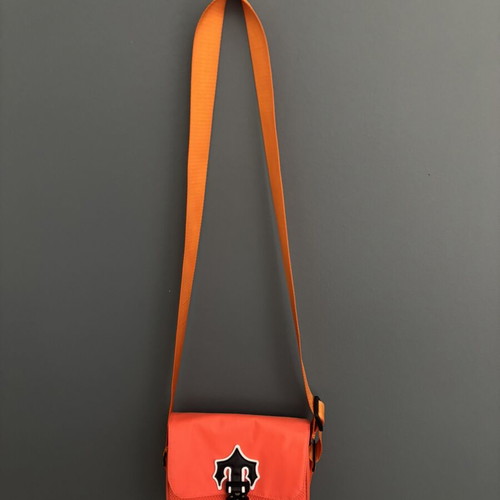 Trapstar Irongate T τσαντάκι crossbody σαν καινούργιο, μαύρο και πορτοκαλί