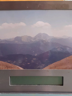 Magnetic photo frame used for 10×15 cm photo with time and temperature display