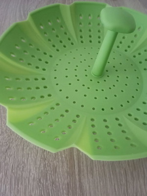 Silicone steamer like new