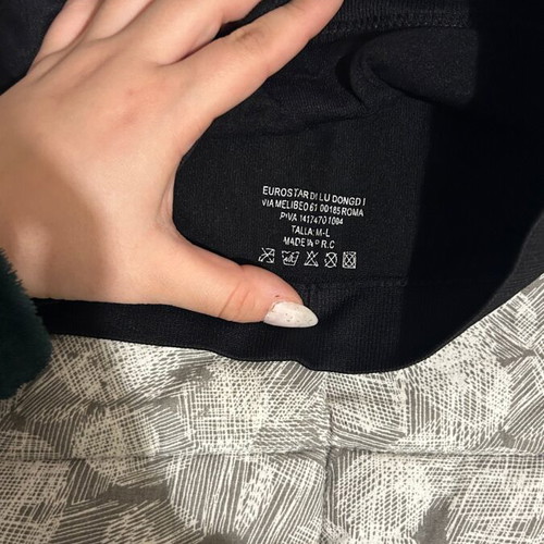 Black sports mustaki like new, two pieces