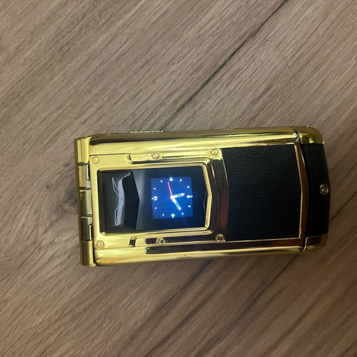 Vertu V77 Ayxta mobile phone new with voice change on calls gold