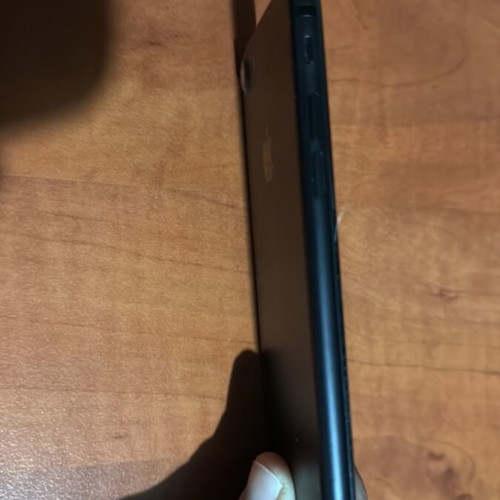 iPhone 7 used black with minor screen defect