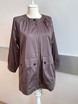 Escada women's trench coat in brown chocolate color like new