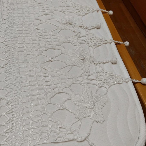 Silk dining set unused, dowry