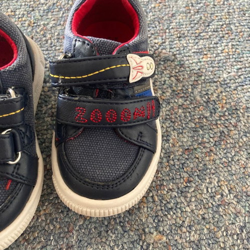 George kids shoes used, space theme, size 21
