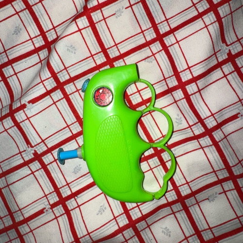 Water gun iron knuckle 90s vintage used in good condition