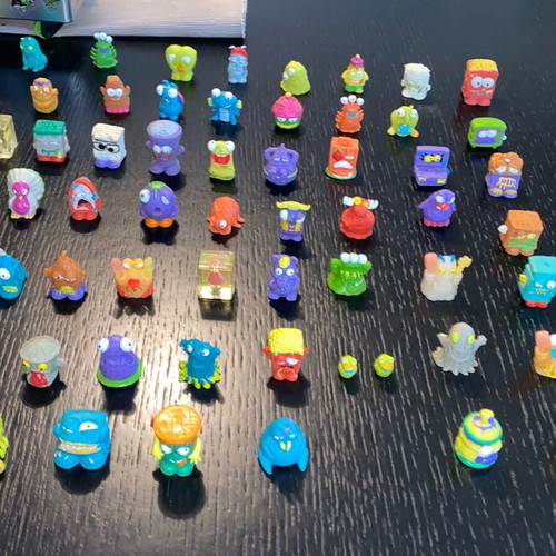 Trash Pack used vintage collection with bin and 100+ figures