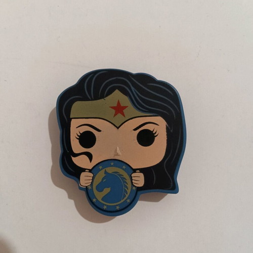 Wonder Woman DC figure like new from Kinder joy collection