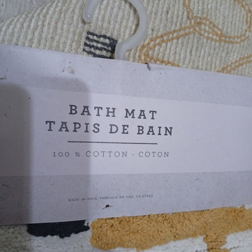 Bathmat 54x86 cm made of 100% cotton, new