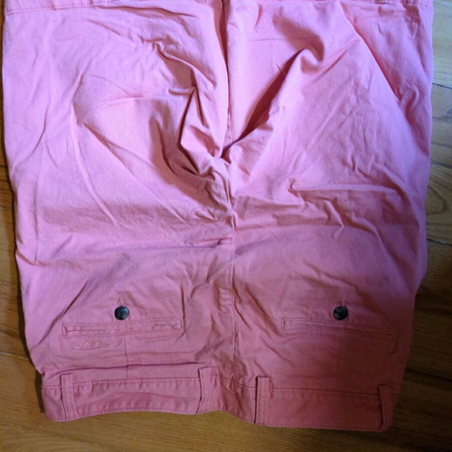 Men's bermuda shorts used coral color, size M