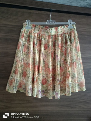 Pleated short skirt new, colorful, elastic waist, size L
