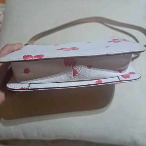 Bag like new with zipper, white and pink with detachable straps
