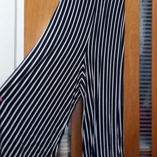 Stradivarius jumpsuit like new, black and white, size M