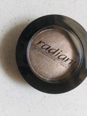 Radiant eyeshadow no3 like new, lightly used
