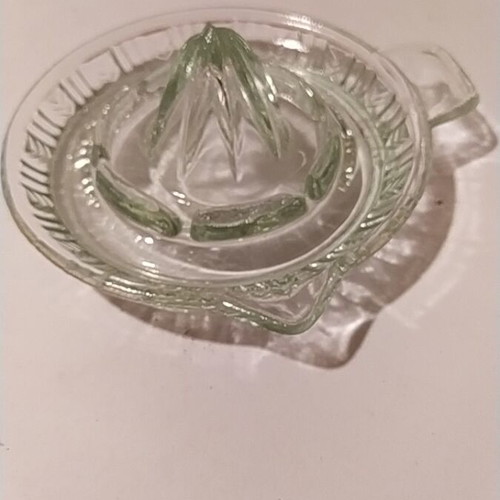 Vintage lemon squeezer 14 cm depression glass like new