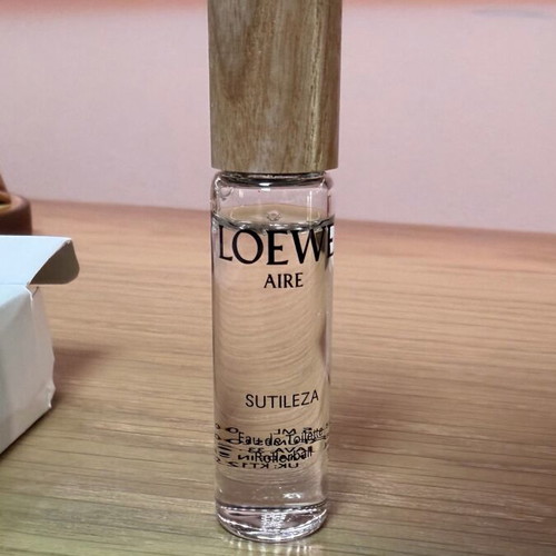 Loewe Aire Sutileza Eau de Toilette Rollerball 7.5 ml new