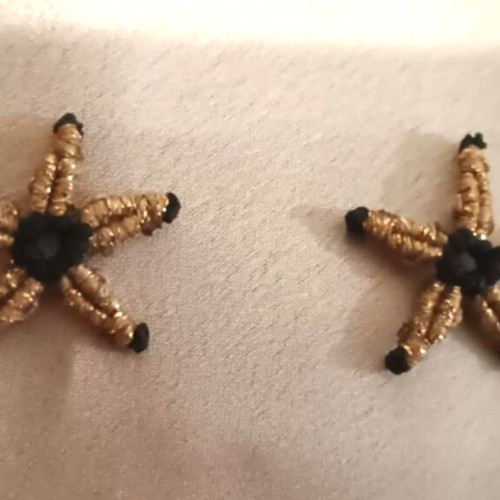 Macrame starfish earrings new with gold thread