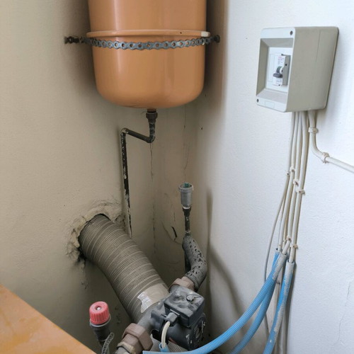 Wolf R11 Cast Iron Oil Boiler 50000 BTU and Cuenod NC4 Burner Like New Installation