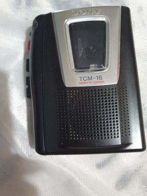 Sony Walkman TCM-16 with Built-in Speaker Like New