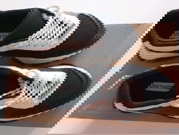 Steve Madden 39 ασπρόμαυρα sneakers ελάχιστα φορεμένα σε άριστη κατασταση