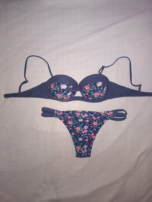 Bikini swimsuit like new, size S, floral design