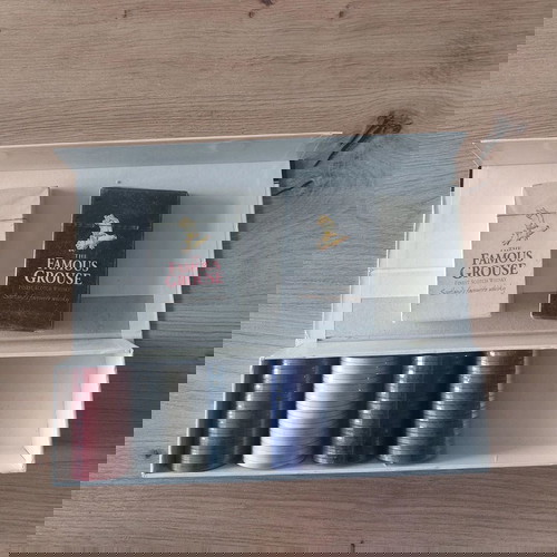 Famous Grouse покер комплект като нов с чипове и карти за игра