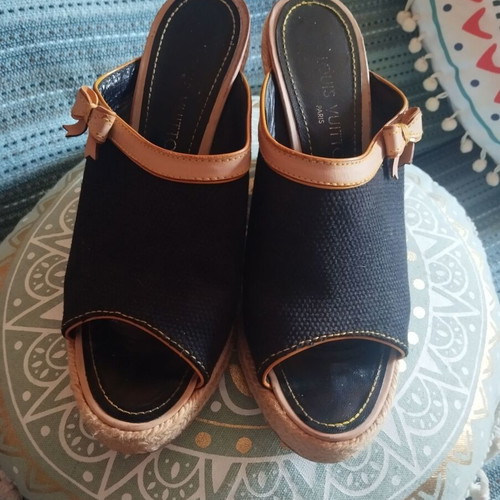Louis Vuitton women's platform sandals size 38 used, black and beige