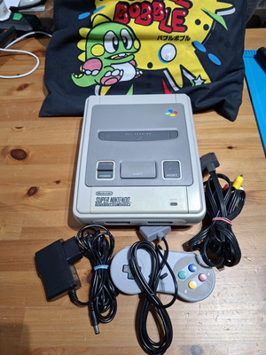 Super Nintendo Entertainment System PAL like new with cables and aftermarket controller