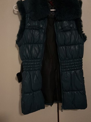 Women's vest used green in good condition