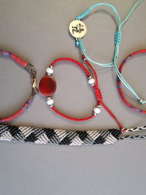 Handmade bracelets used, pack of 5 multicolored
