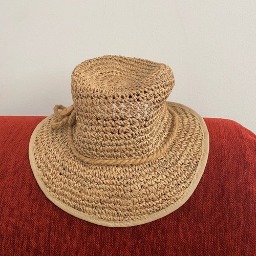 Stamion women's hat like new, 100% natural straw, one size, beige gold